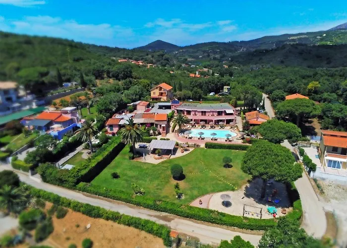 Rosi Aparthotel 3*